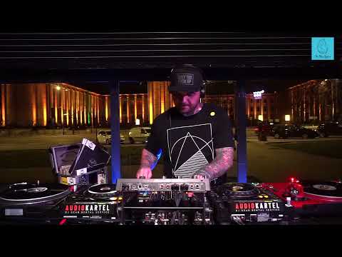 The Blue Oyster: Hevner / 09.04 / 21- 22