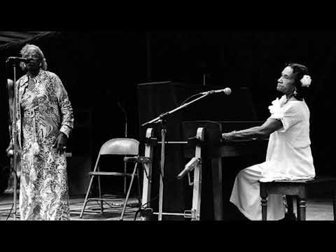 Embrace the Blues: "Diamond Teeth" Mary's Electrifying Performance of "Give A Poor Dog A Bone"