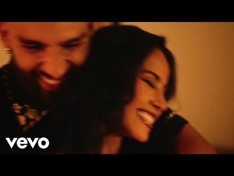 Becky G, Manuel Turizo - QUE HACES