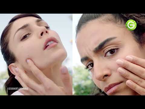 thumbnail video image 2 of Gel limpiador facial Garnier skin active express aclara efecto hidratante 150 g, 2 of 6
