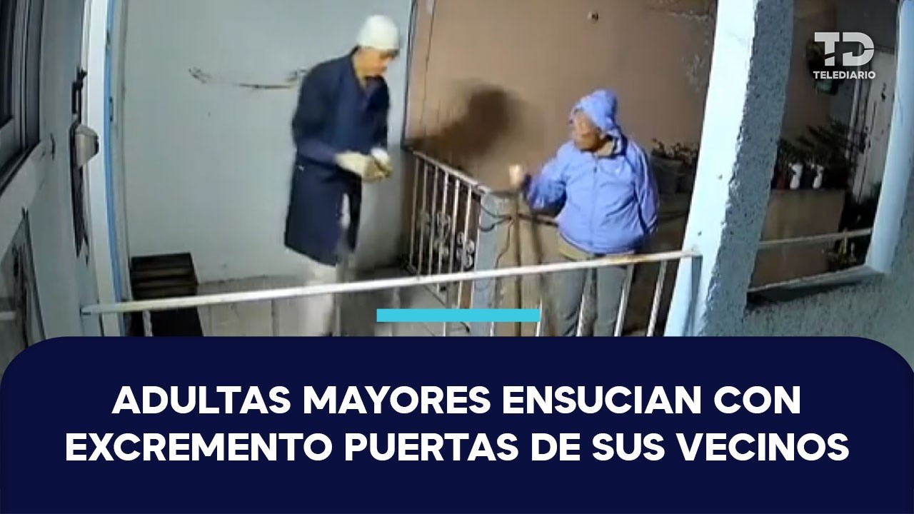 Exponen a dos adultas mayores en Coyoacán por embarrar excremento en las puertas de sus vecinos