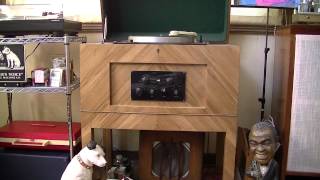 Sidney Bechet and his New Orleans Feetwarmers 'Shake it and Break it'