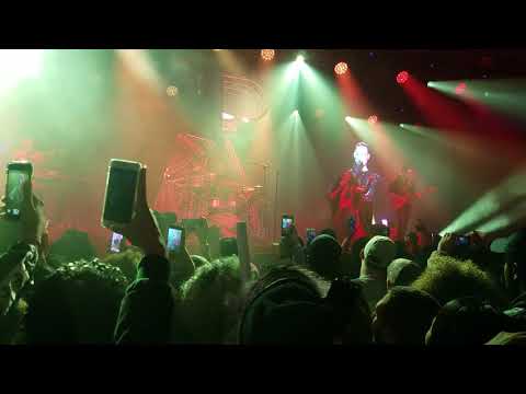 SZA - "Broken Clocks" Live in NYC for Pandora #SoundsLike2017 12.05.2017