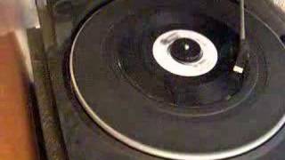 Nikis: La amenaza amarilla/Sangre en el museo de cera 2xEP B