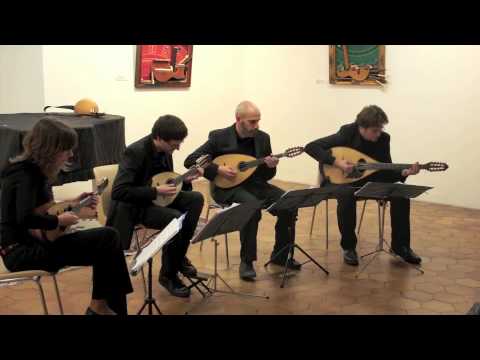 Nov Mandolin Ensemble: Hymne Oumanpien - V. Beer-Demander