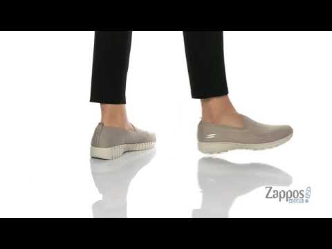 SKECHERS Performance Go Walk Smart - Oracle SKU: 9442622
