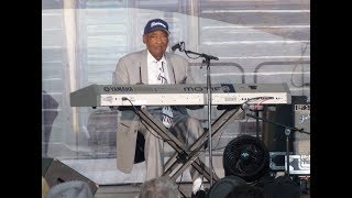 Blues Piano By Henry Gray, Chicago Bluesfest 6/9/17  #2