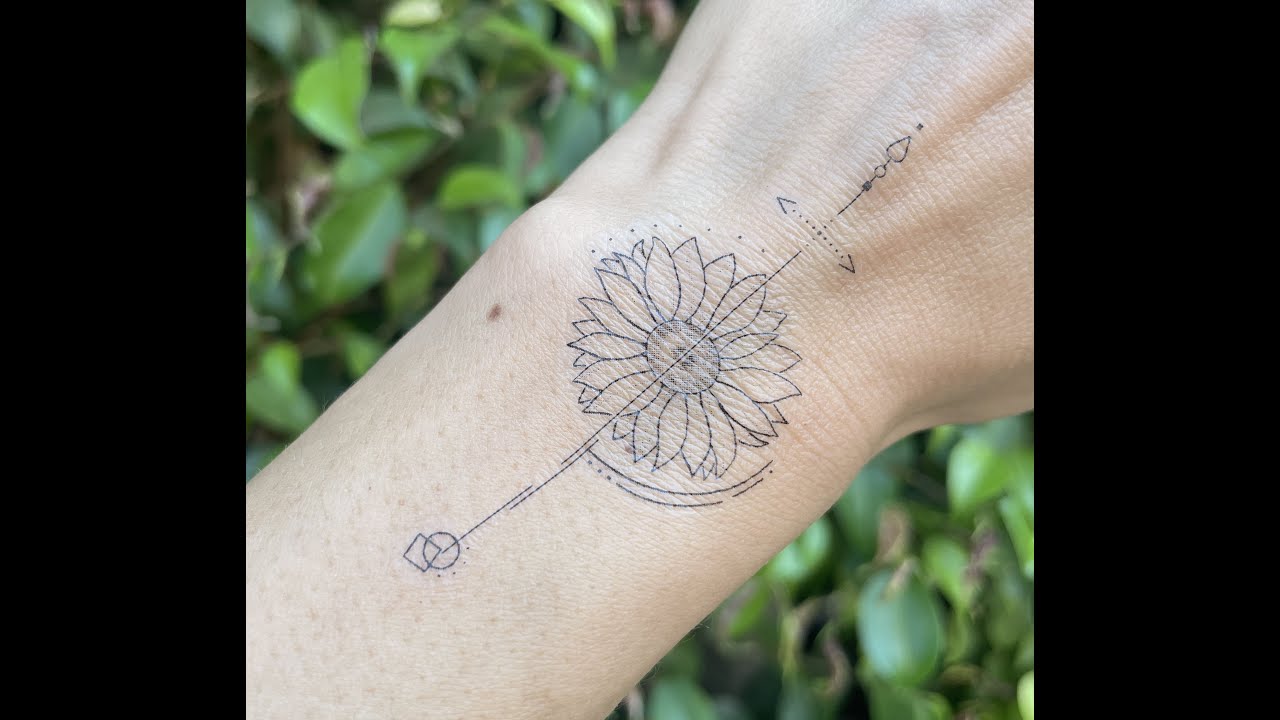 Sunflower Temporary Tattoo #sunflower #temporarytattoo #geometric #bodyart  #fineline #customdesign