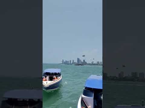 Para gliding.. at Bangkok #pratima #bangkok #paragliding