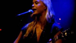 Tina Dico - HE DOESN&#39;T KNOW - Live @ the Highline Ballroom - NYC