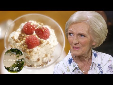 Scottland's Palace Inspired Recipes | Mary Berry's Country House Secrets | S01 E02 Full Episode
