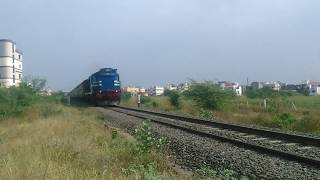 preview picture of video 'Hyderabad purna(57547) passenger accelerating furiously'