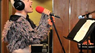 Robyn - Call Your Girlfriend Live At Radio 1 Live Lounge