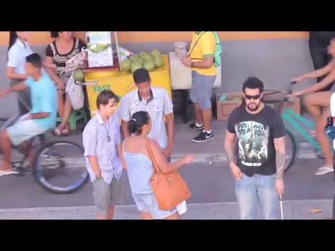 ROUBANDO O CEGUINHO - TESTE DE HONESTIDADE - FLORES EM VOCÊ 14/09/16