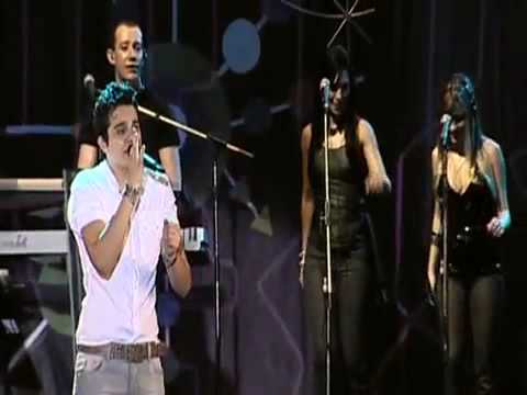 13. Apaixonado   A loira do carro branco - Luan Santana (DVD).flv