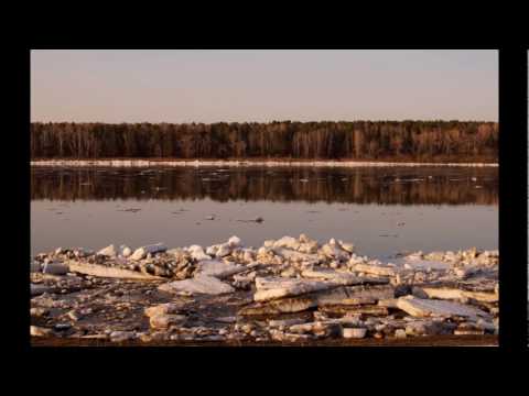 Ледоход на реке Томь в городе Юрга.