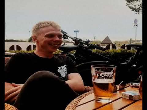 Kamuza Artistas (FEAT. ERKE)