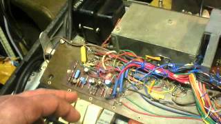 Video thumbnail for Farfisa Compact Deluxe (1st version) tech overview by sounddoctorin