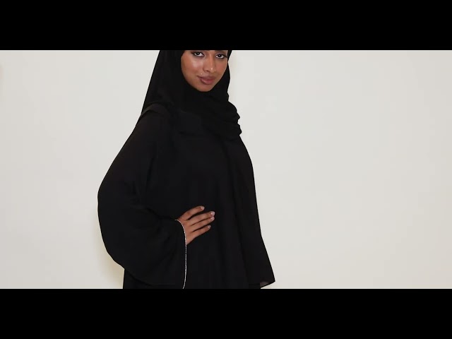 عباية سوداء بتصميم مميز  5045
