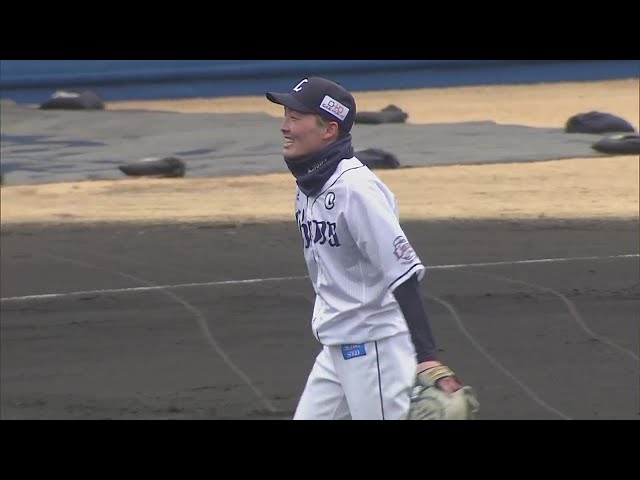 【春季キャンプ】「弘法にも筆の誤り」ならぬ ライオンズ・源田壮亮にもグラブの誤り!? 2022年2月3日 埼玉西武ライオンズ