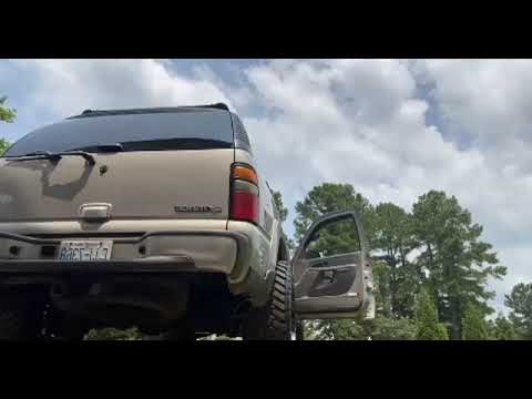 Flowmaster Super 10 Series Duals with 5” Rolled Edge Tips / Chevy Tahoe