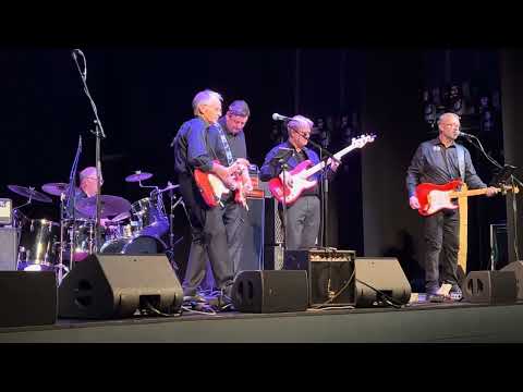 The 2 I’s coffee band- «please dont tease»