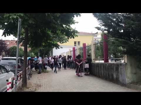 Ora News - Maturantët rikthehen sot në shkolla, mësim deri më 5 qershor