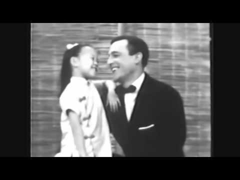 Gene Kelly & Cherylene Lee - "I'm following you" (1959)
