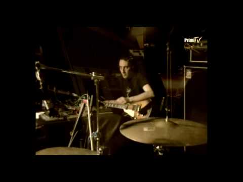 Oren Ambarchi /  Robbie Avenaim duo documentary - 20/10/2009  part 1 (soundcheck)