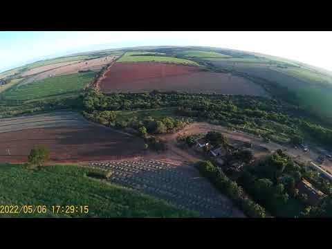 Voo de paramotor sobre o alambique de Promissão sp.