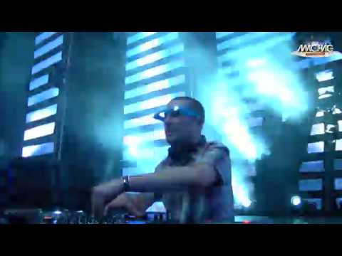 DJ Chris Sadler live at Mácháč festival (August 2017)