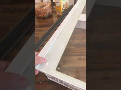 Trying to remove bottom glass from the Samsung RF32CG5400SR model to clean gunk #samsungfrp #fridge