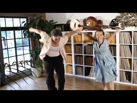 Stephen Sayer & Chandrae Roettig   Шалунья осень