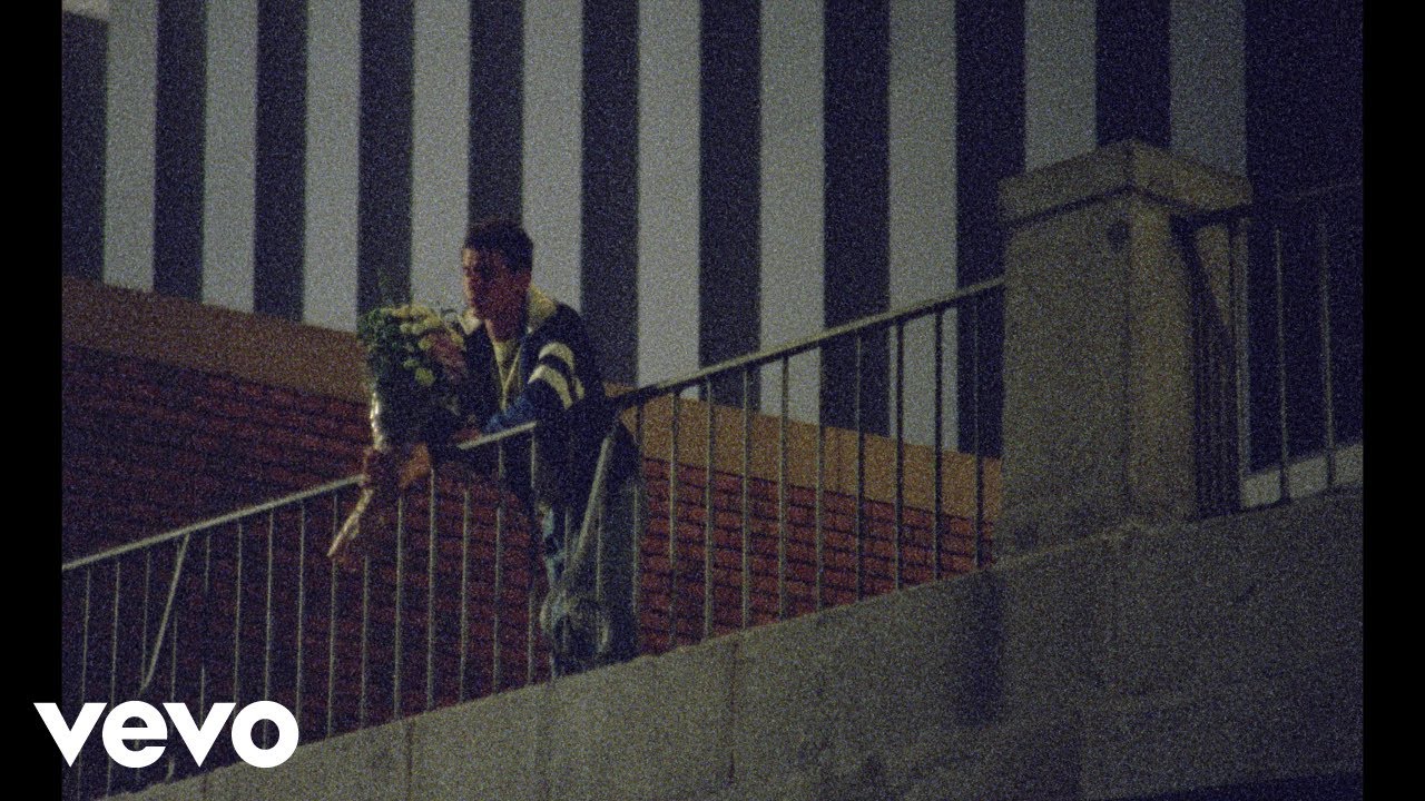 Arón Piper - Flores (Official)