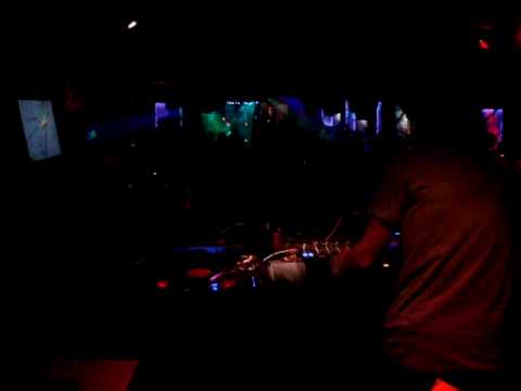 DAVE DK au Rex Club Paris le 09-05-2009