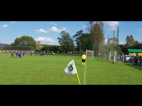 Damian Łukaszewski broni rzut karny w meczu MKS Ostoja Kołaczyce - JKS Czarni Jasło