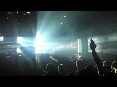 Deborah De Luca dropped "Wonderland Avenue White Horse" @Magacin Depo by Grotto - The Way Of Life.