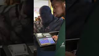 Download lagu The Customer Is Always Right mp3