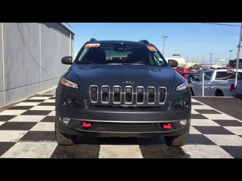 2017 Jeep Cherokee Trailhawk | Panoramic Sunroof | Navigation | 4x4 | SUV