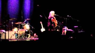 Emmylou Harris "Darlin' Kate"