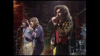 3 Dog Night - Mama Told Me Not To Come (1970)