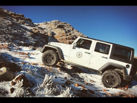 MATROOSBERG SNOW PART 1 OF 2! - Jeep JK Rubicon VS Toyota Hilux Revo