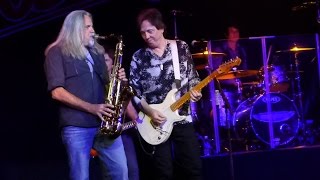 ♪♪ Doobie Brothers  - World Gone Crazy ♪♪