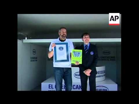 55 chefs combine to make world's biggest cheesecake