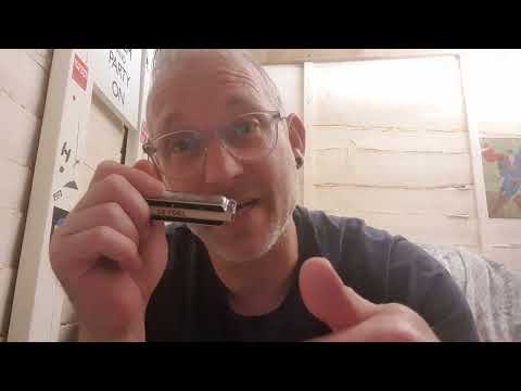Working on clean single notes whilst tongue blocking harmonica. boogie woogie in description