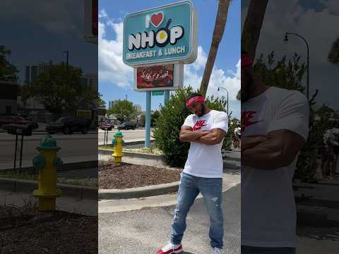 NHOP (BEST BREAKFAST IN MYRTLE BEACH) 🏖️🥞🥓 #nhop #myrtlebeach #breakfast #pancake #music #shorts
