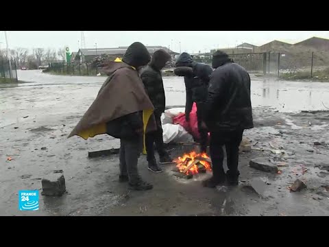 المهاجرون يواجهون قسوة الشتاء بعد عام على تفكيك مخيم كاليه