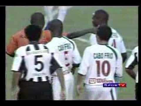 Beijo no juiz Botafogo  x Cabofriense