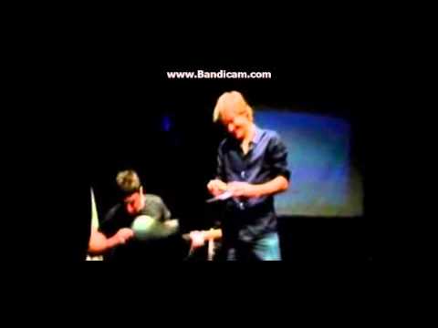 Jey le pregunta por Brenda Asnicar a Andrés Gil