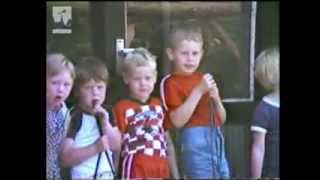 preview picture of video 'Kleuterschool de Hummelhof Hollandscheveld 1984'